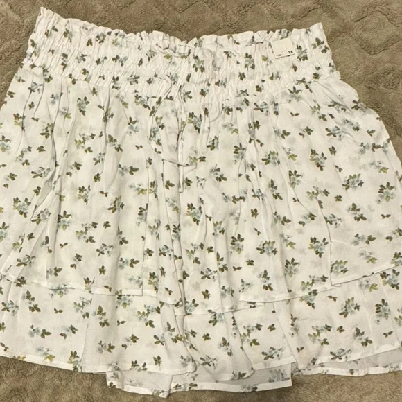 Rue21| NWT Women's Floral Mini Skirt | Size 1X - Picture 7 of 7